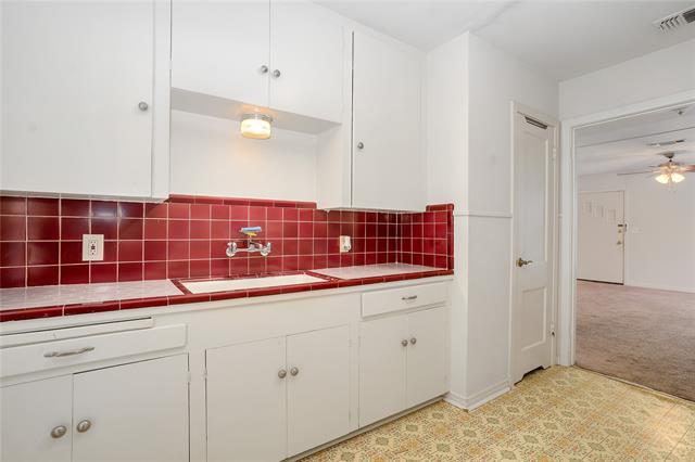 Photo - 5832 Locke Ave