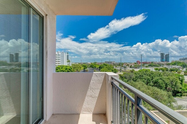 Photo - 616 Clearwater Park Rd Unidad 602