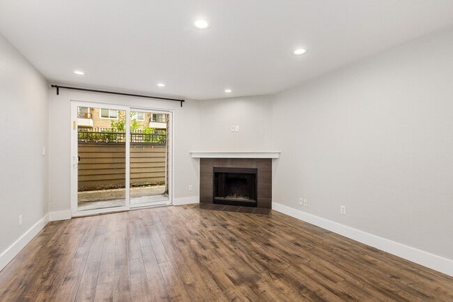 Photo - Modern 2 Bedroom 2 Bathroom Condo Close to Downtown Kirkland