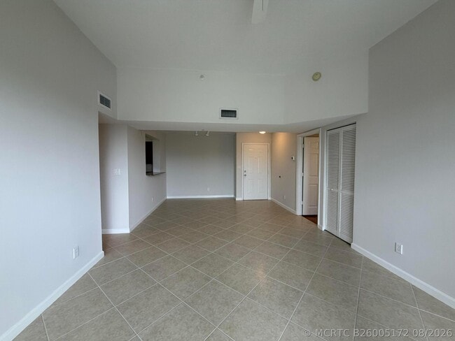 Photo - 519 E Sheridan St Unit 3072
