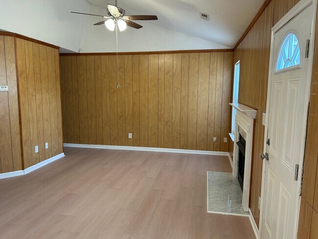 Photo - 5516 John McGraw Ln