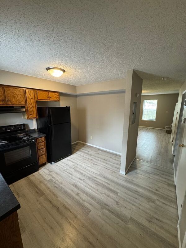 Photo - 214 W Madison St