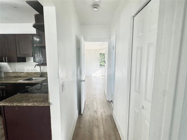 Photo - 411 NW 97th St