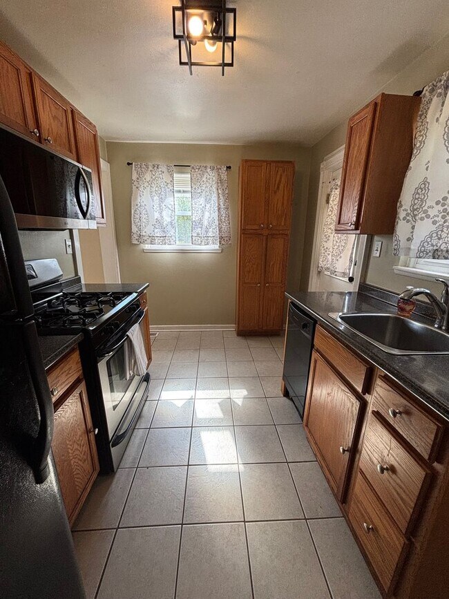 Photo - 3 Bedroom Home in South Park!