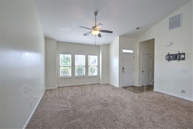 Photo - 148 Caledonia Dr