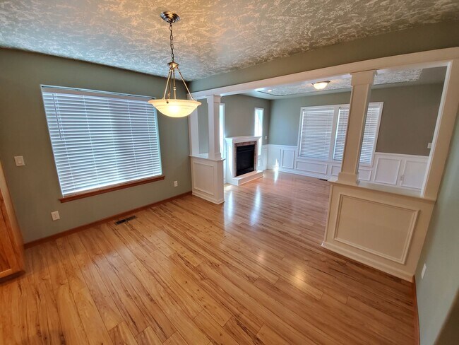 Photo - Pet Friendly 3 Bed / 2.5 Bath Home Near I-5