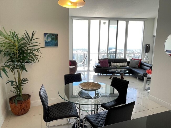 Photo - 1750 N Bayshore Dr Unit 5614