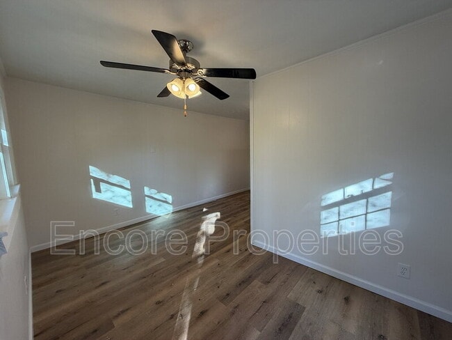 Photo - 308 Depot St