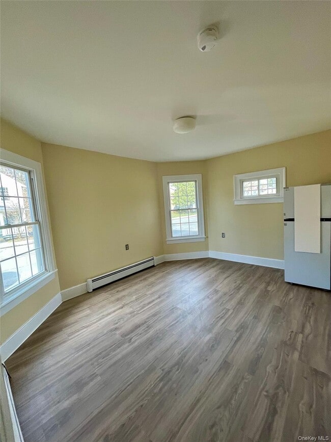 Photo - 46 E Market St