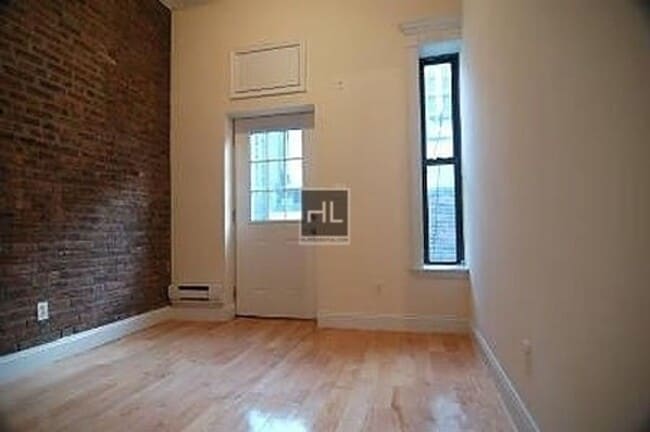 East 18th Street - East 18th Street Apartment Unit A2