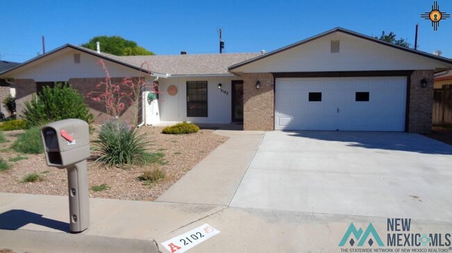 Photo - 2102 W Briscoe Ave Casa