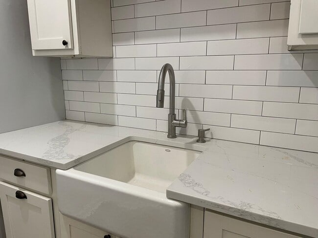 Building Photo - 219 Liberty Ave Unit 4