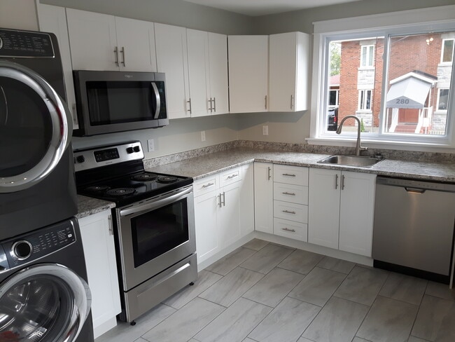 Photo - 281 Frontenac St Unit 2