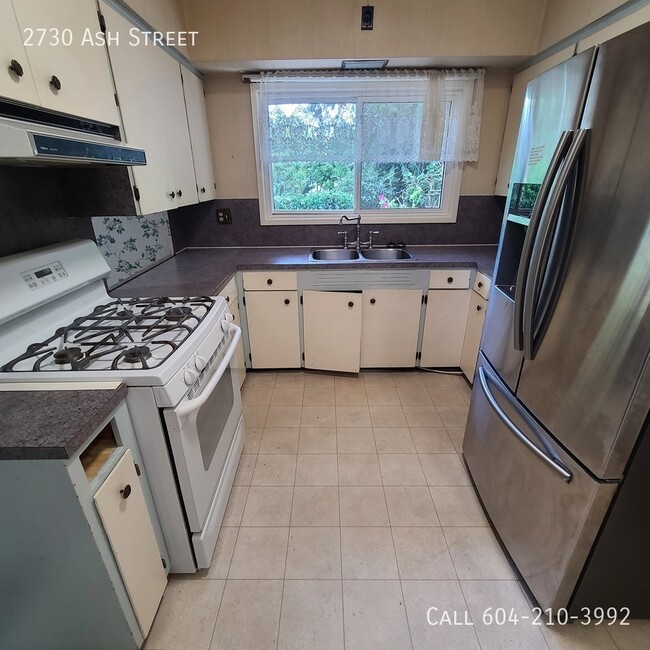 Photo - 4 Bedroom Corner Lot Home in Abbotsford!