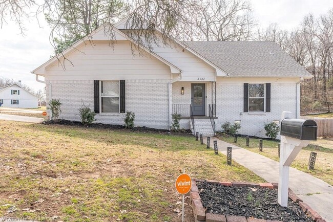 Building Photo - 3132 S Ionia St