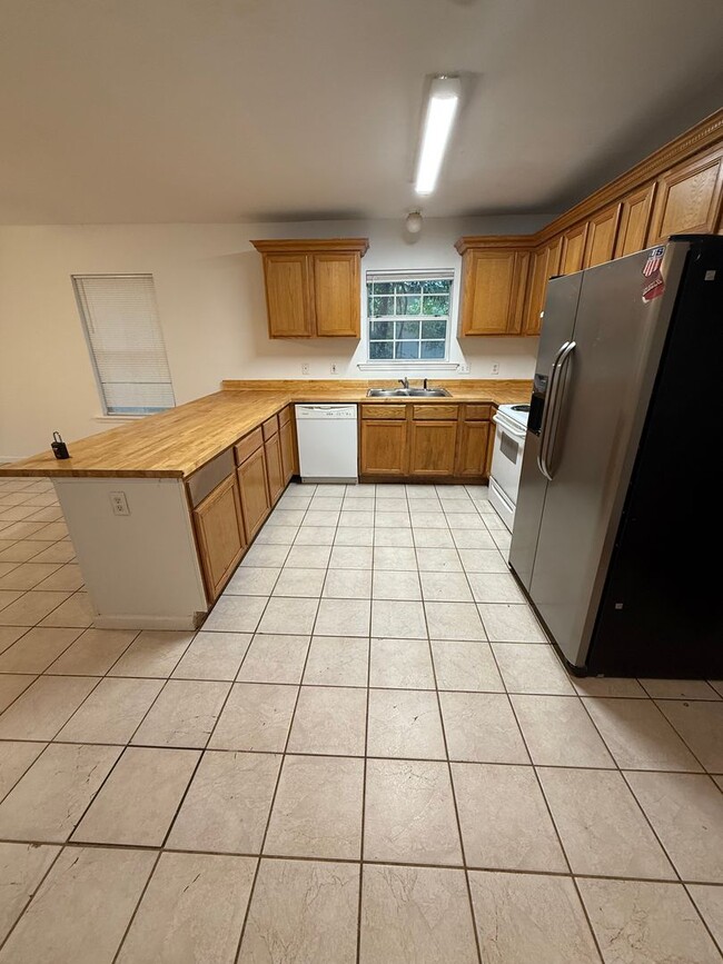 Building Photo - 519 W 6th Ave Unit 519 W. 6th Avenue Rental