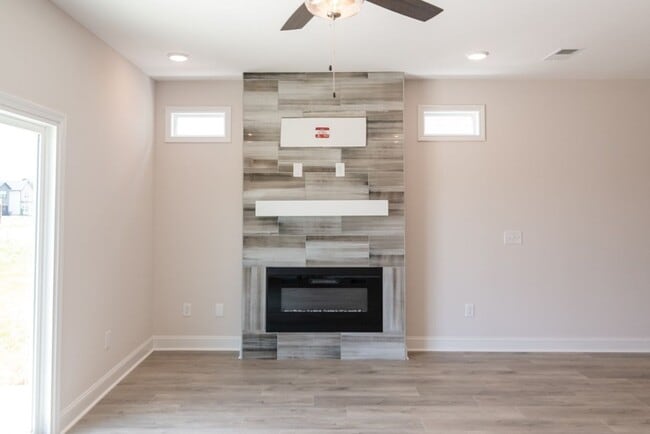 Photo - Modern and Luxurious New Construction in Great Location!