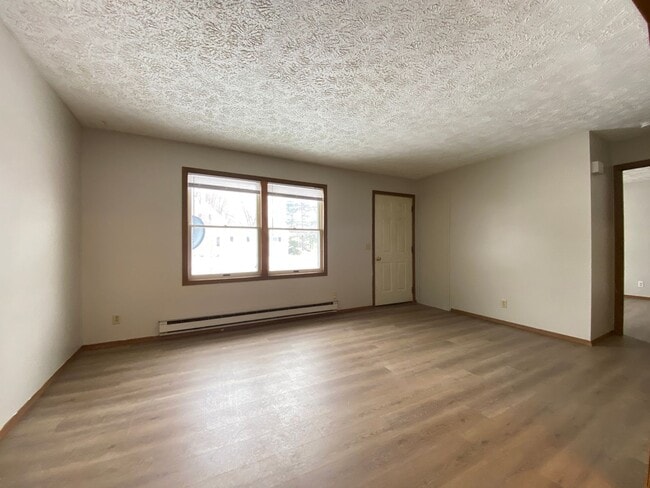 Photo - 208 S Spring St Unit APT. B