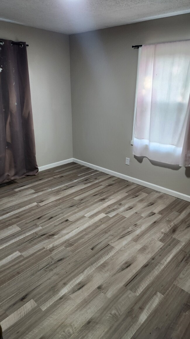 Photo - 4437 E Kitridge Rd