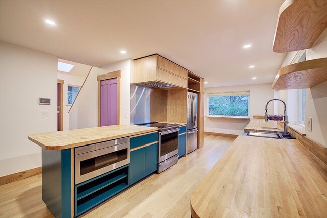 Photo - 3Bd/2.25Ba North Bend House