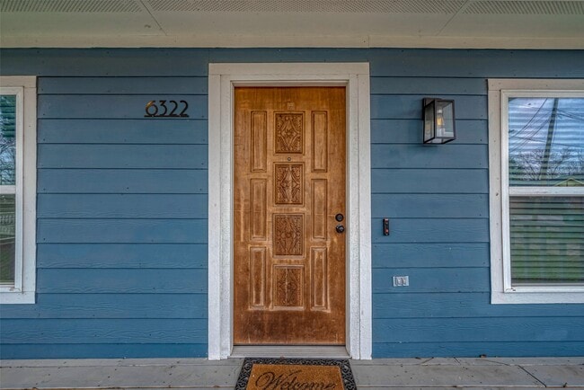 Photo - 6322 Victoria St