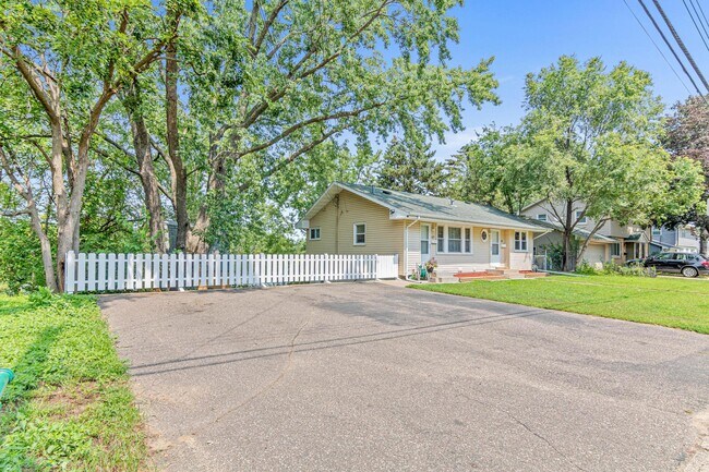 Photo - 635 51st Avenue Northeast