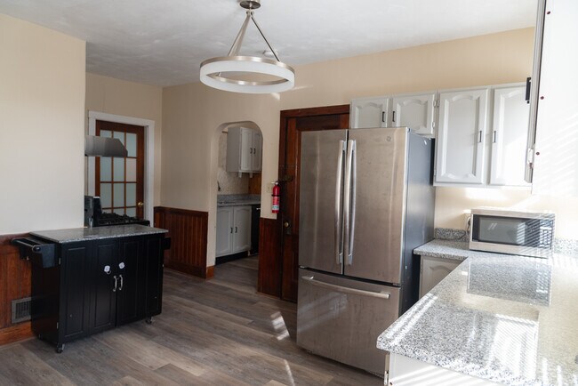 Photo - 21 Granville Ave Unit Apt 2