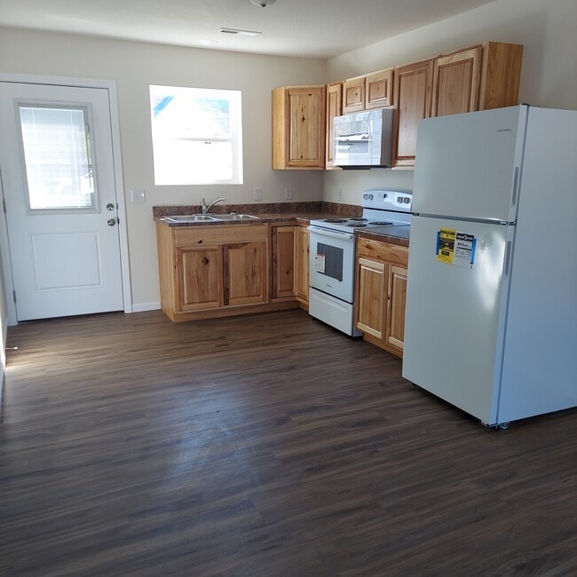 Photo - 821 S Muldrow St