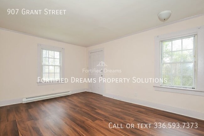 Photo - 907 Grant St
