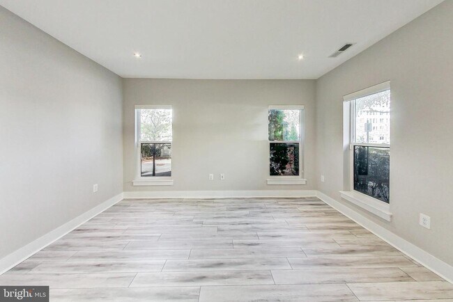 Photo - 1458 Piccard Dr