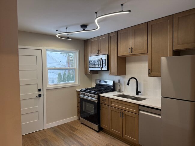 Kitchen - 1213 S Midvale Blvd Unit C