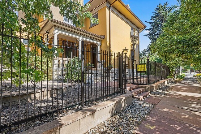 1218 Washington
