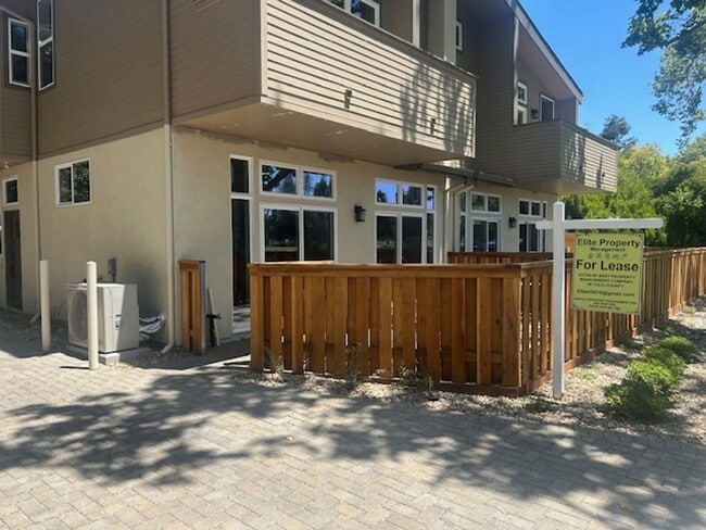 Building Photo - BRAND NEW! 3 bed 2.5 bath Right Next to UCD Rental