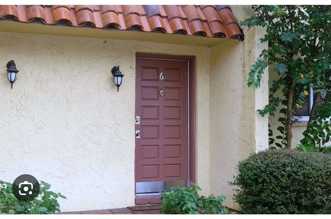 Building Photo - 3870 Mission Dr