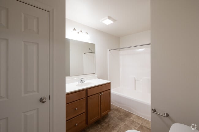 3BR, 2.5BA - 1636SF - 2nd Bathroom