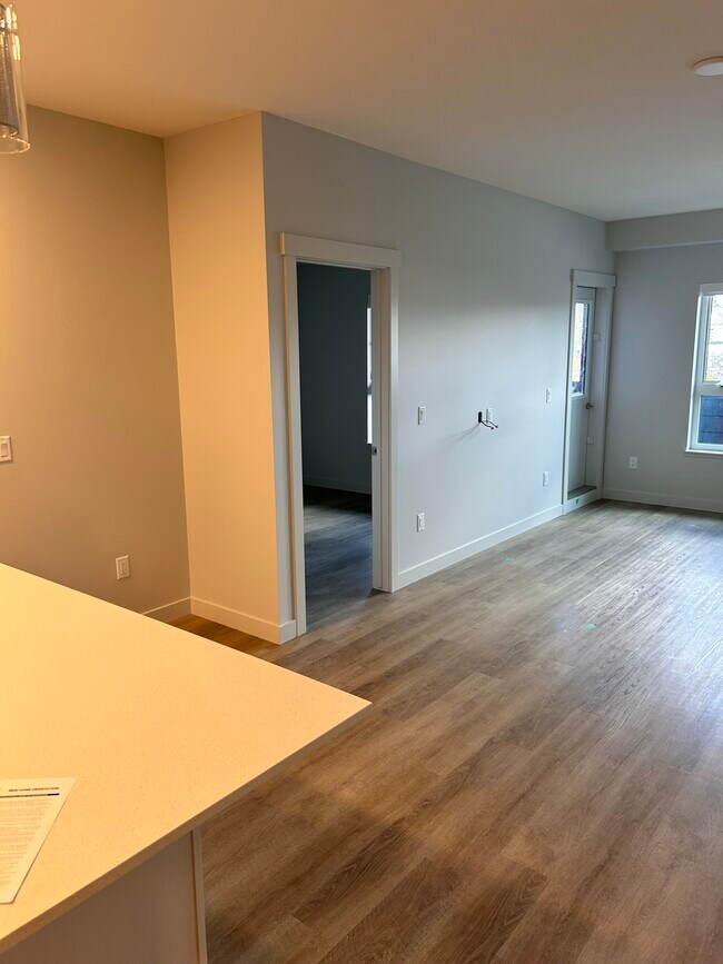 Photo - 164-2164 Alberni Hwy