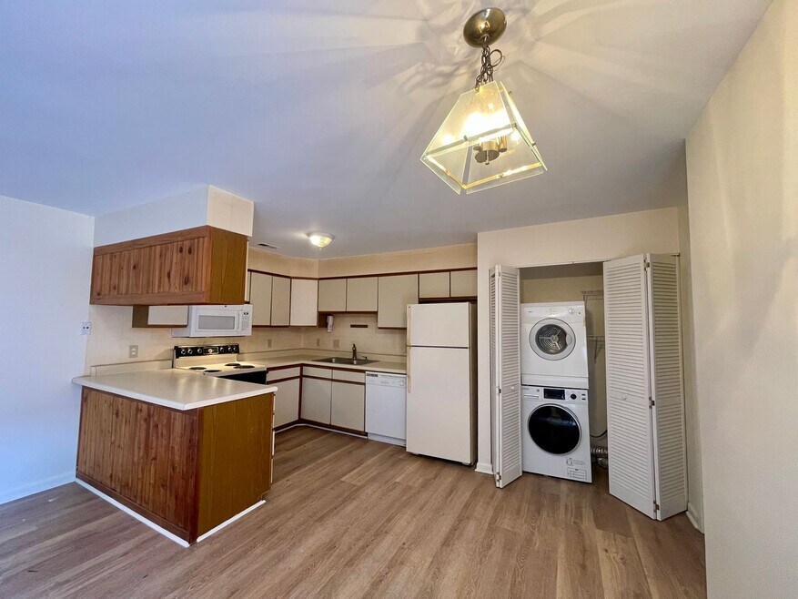 180 Summerwalk Cir