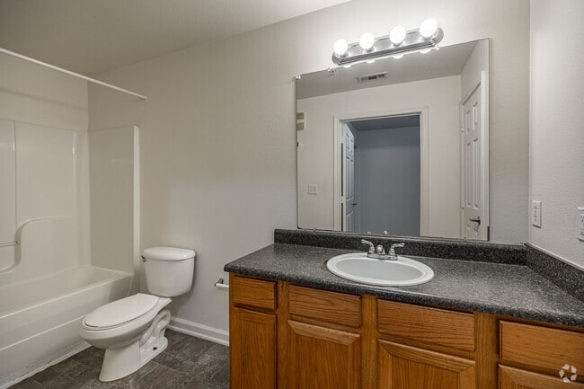 3BR, 2BA - 1,452SF - Second Bathroom
