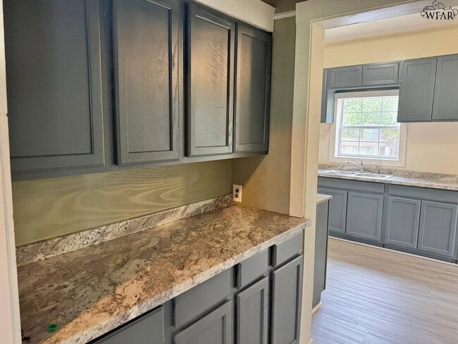 Photo - 2121 Ave I