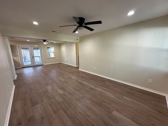 Photo - 700 Bradford St