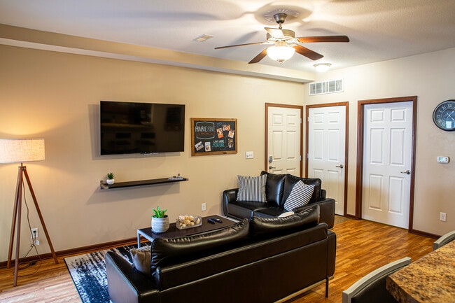Prairie Pointe Student Living