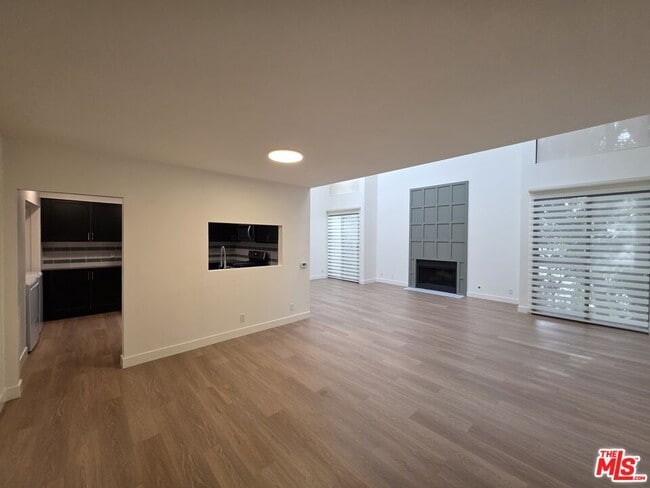 Photo - 1421 Greenfield Ave Unit 3