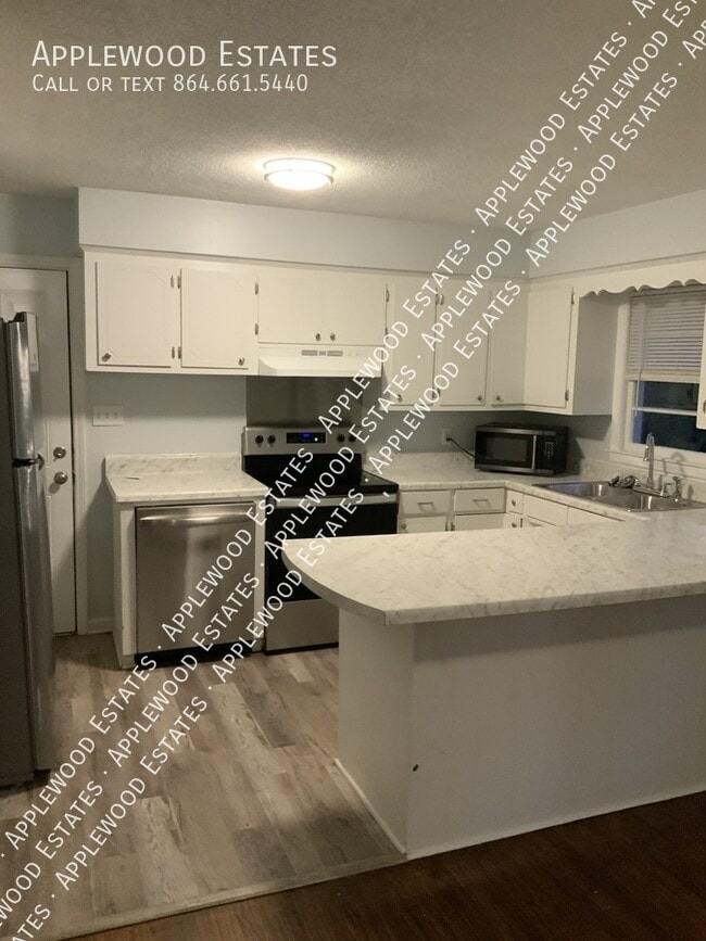 Photo - 1287 Montview St