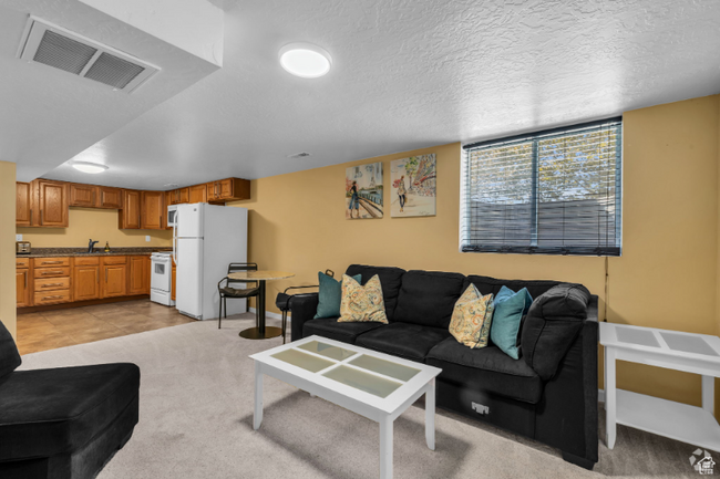Building Photo - 676 N 1200 W Rental