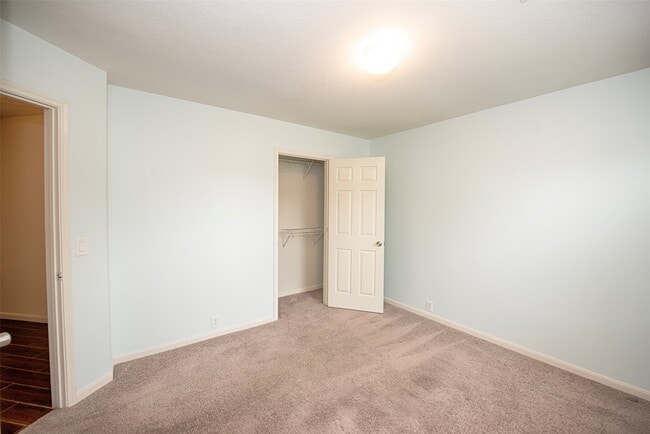 Building Photo - 2753 Foster Hill Dr