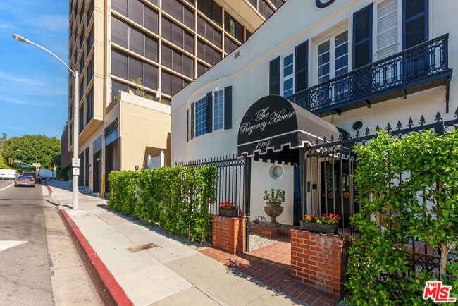 Photo - 1014 N Doheny Dr