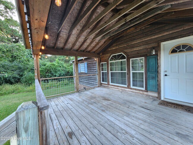 Photo - 118 April Ln