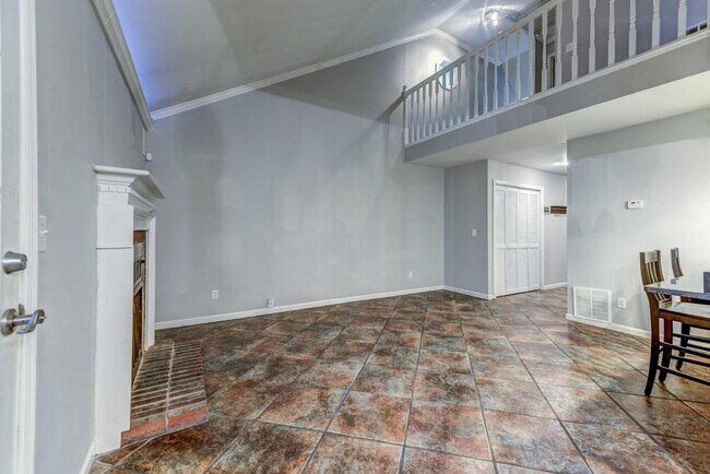 Photo - 759 Myrtle St NE