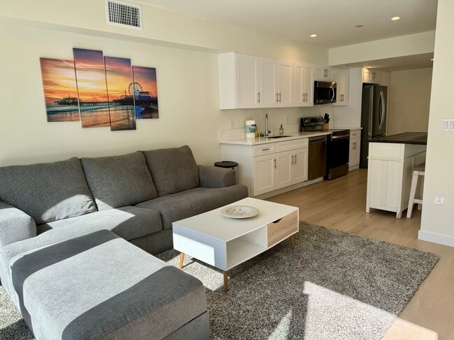 Building Photo - 2520 5th St