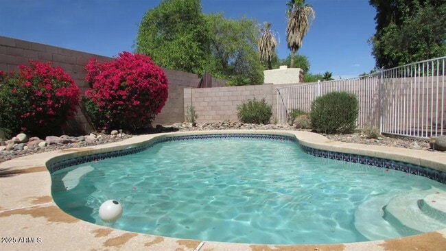 Photo - 8620 W Paradise Ln House
